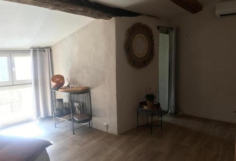 اتاق سوپریور با چشم‌انداز شهر, La Chapelle Sur La Sorgue