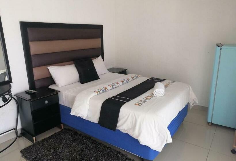 اتاق خانوادگی, Franchise Benoni Guest House