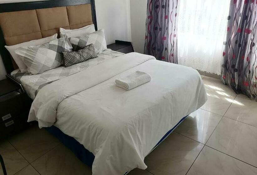اتاق خانوادگی, Franchise Benoni Guest House