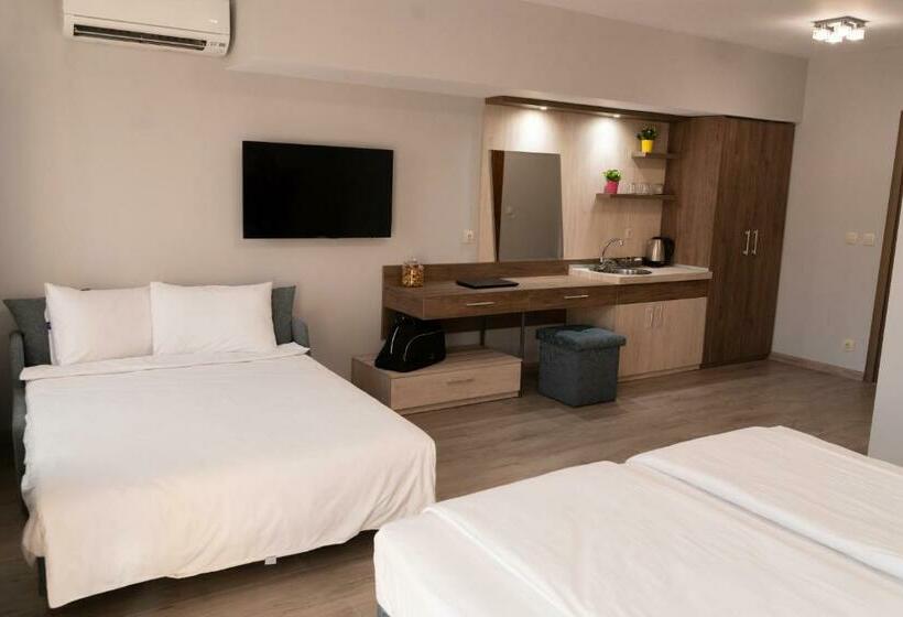 חדר סטנדרט לשלושה עם טרסה, Guest House Velik
