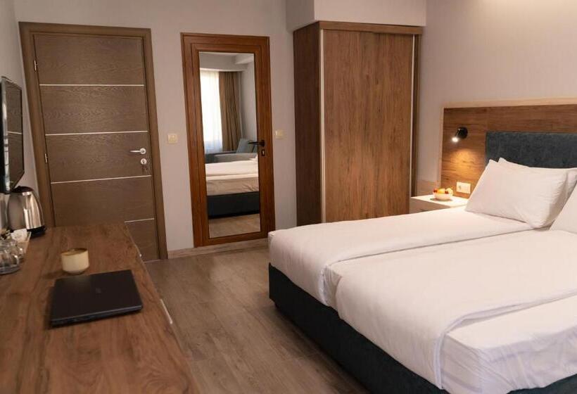 Номер Стандарт с Балконом, Guest House Velik