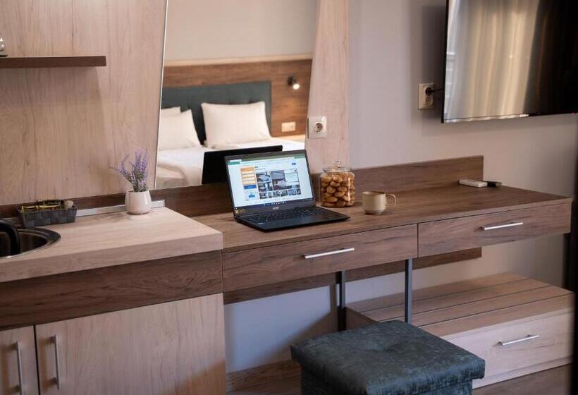 Номер Deluxe с Балконом, Guest House Velik