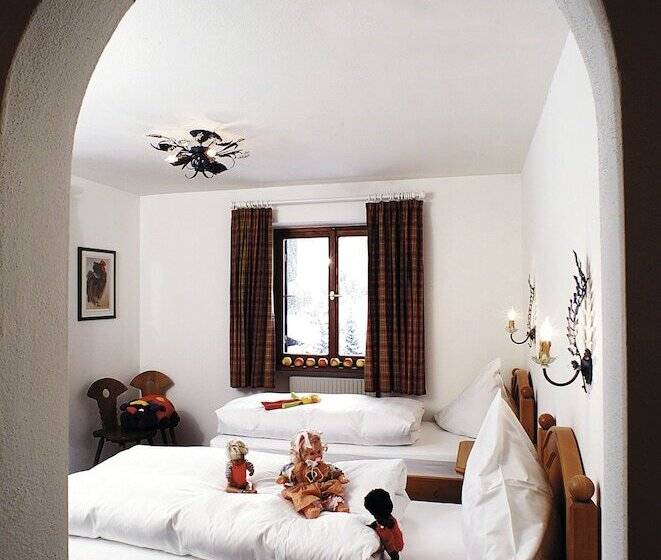 Family Suite, Hinterwies – Ski In / Lodge / Dine