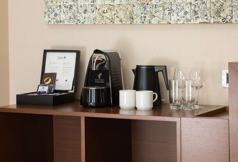 Семейный Номер Вид на Море, Radisson Blu Resort & Congress Centre Sochi