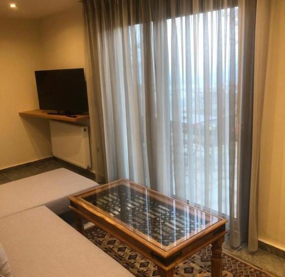 Люкс с гидромассажем, Valeni Boutique Hotel & Spa
