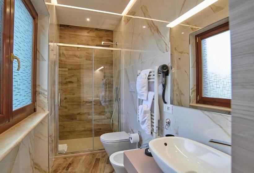 اتاق استاندارد چهارنفره با بالکن, B&b Giglio Di Mare