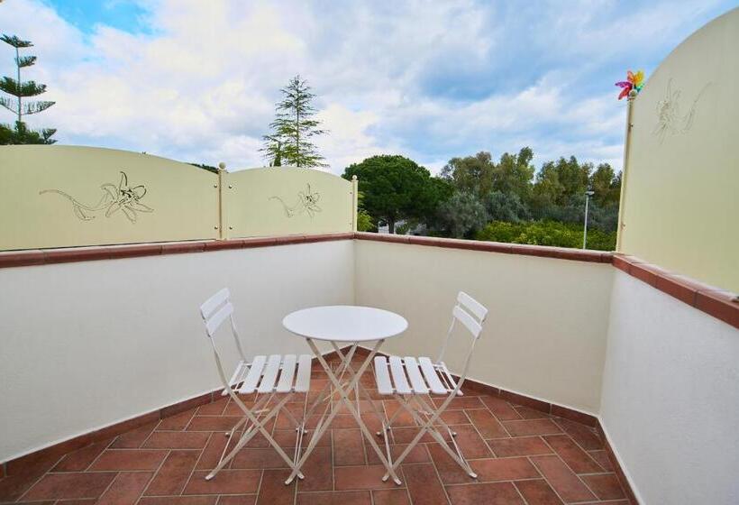 اتاق استاندارد چهارنفره با بالکن, B&b Giglio Di Mare