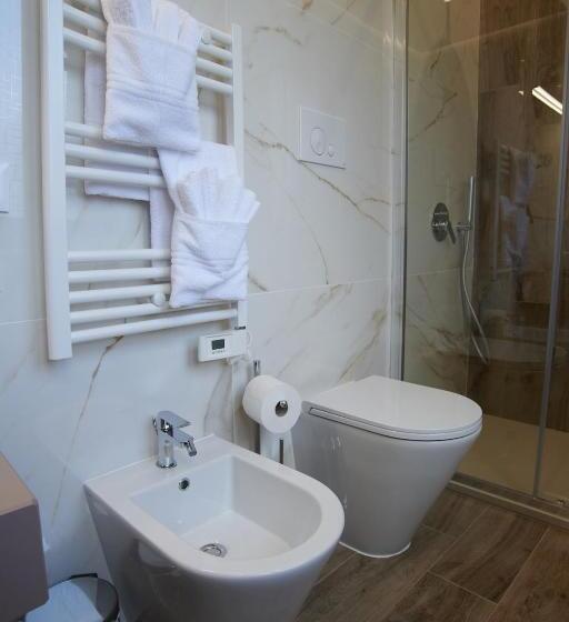 اتاق استاندارد چهارنفره با بالکن, B&b Giglio Di Mare