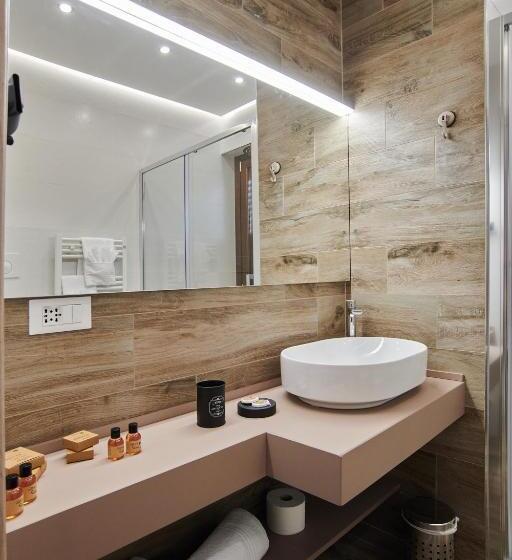 اتاق استاندارد چهارنفره با بالکن, B&b Giglio Di Mare