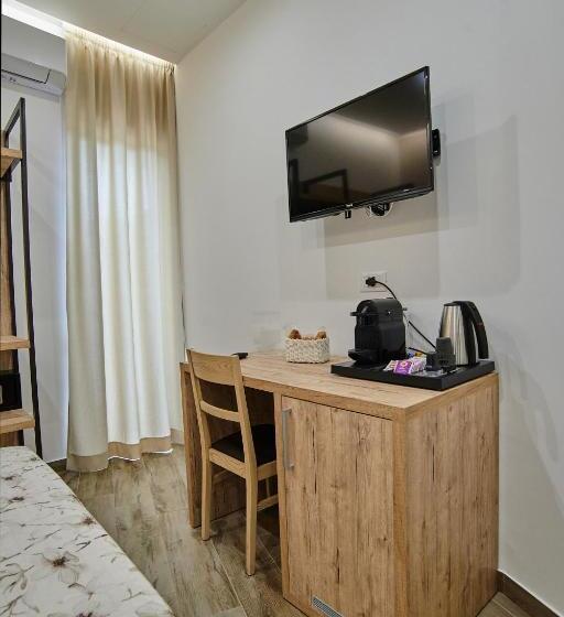 اتاق استاندارد سه تخته با بالکن, B&b Giglio Di Mare