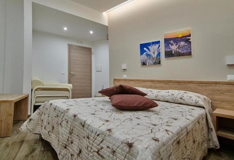 اتاق استاندارد سه تخته با بالکن, B&b Giglio Di Mare