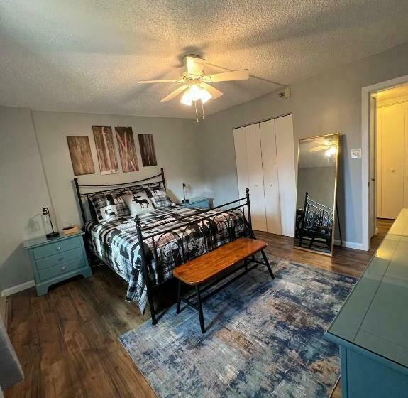 Апартаменты 1 Спальня, Snowshoe Ski In & Ski Out At Silvercreek Resort   Family Friendly, Jacuzzi, Hot Tub, Mountain Views
