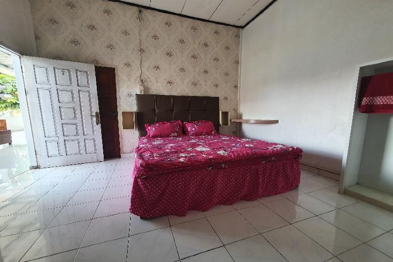 Номер Deluxe, Oyo 91077 Losmen Bunda Arema