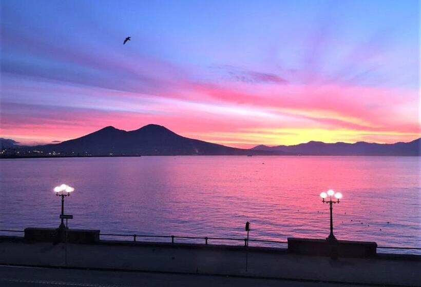 اتاق لوکس با چشم‌انداز دریا, Relais Sul Mare Boutique