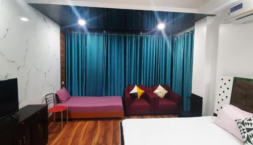 سوییت سوپریور, The Palm Suites , Incredible North East Tourism , Couples & Family