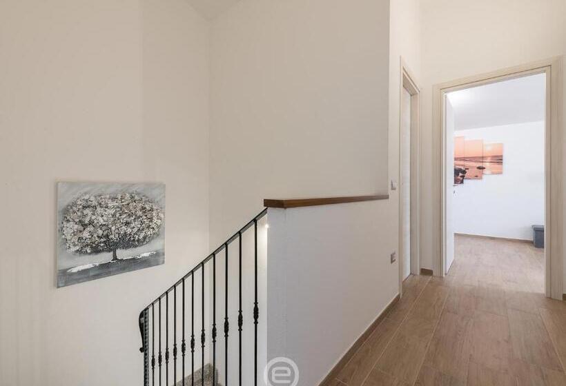 Номер Стандарт Трехместный, Villa Monica   Suites