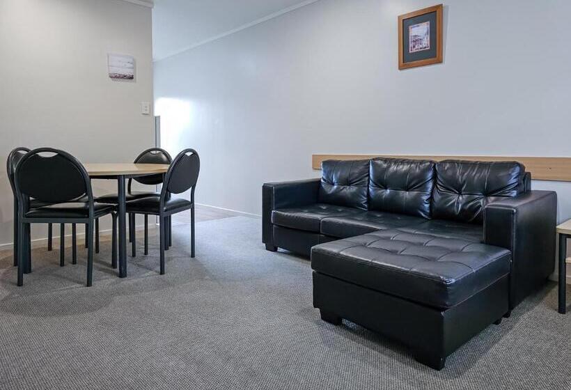 Семейные Апартаменты 3 Спальни, Captain Cook Motor Lodge