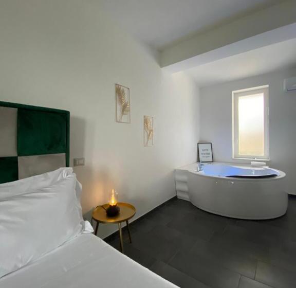 Люкс с гидромассажем, Habitat Luxury Suites