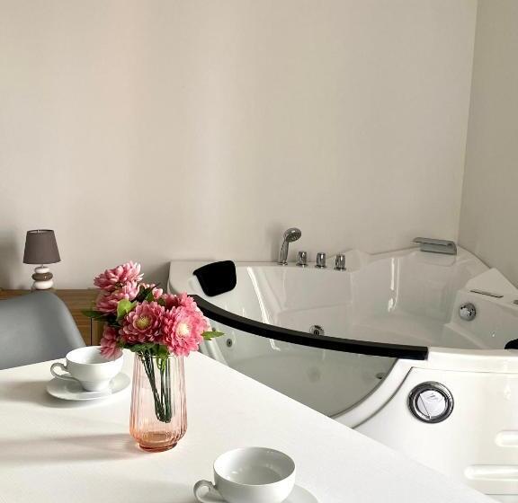 Люкс Кровать Кинг, Habitat Luxury Suites