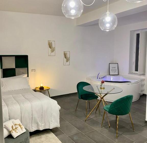 Люкс с гидромассажем, Habitat Luxury Suites