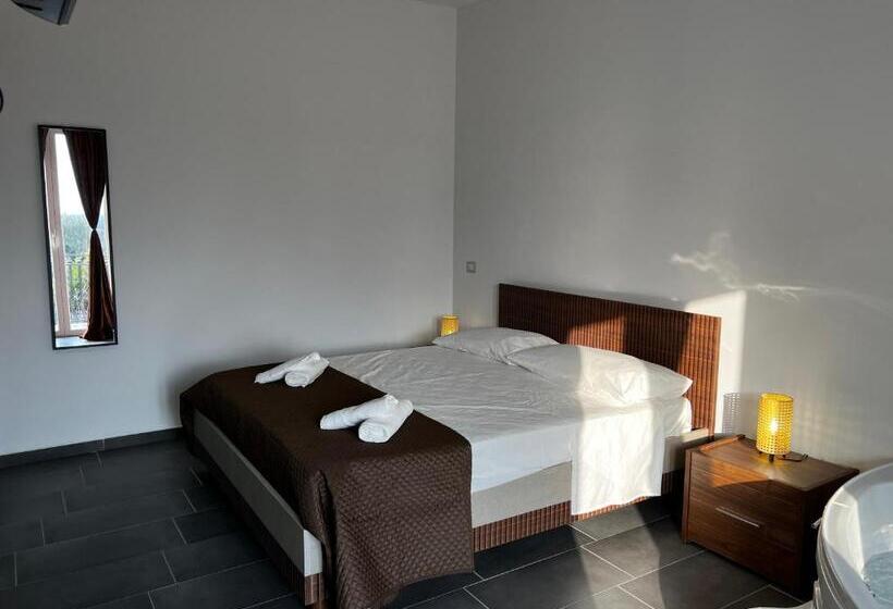 Люкс Повышенной Комфортности, Habitat Luxury Suites