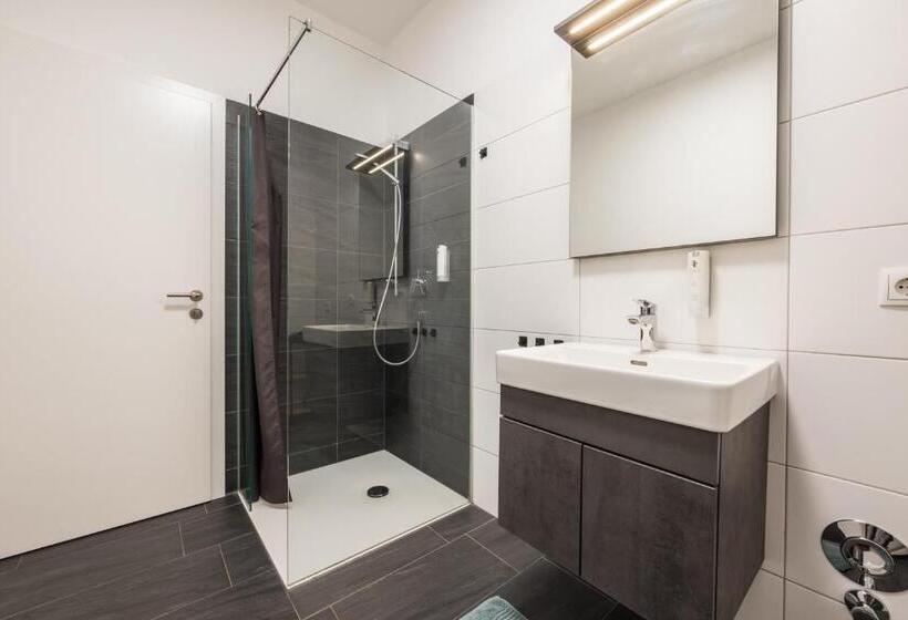 Апартаменты Superior 1 Спальня, Myquartier Central City Suites