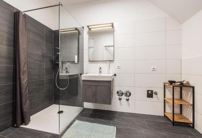 Апартаменты Superior 1 Спальня, Myquartier Central City Suites