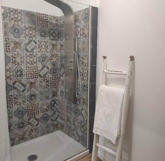 اتاق لوکس با تخت بزرگ, B&b Magnolia Bari