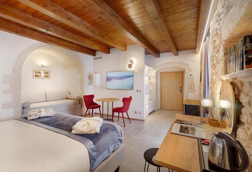 اتاق لوکس با بالکن, Dimora Bonafede Ibla Design Rooms