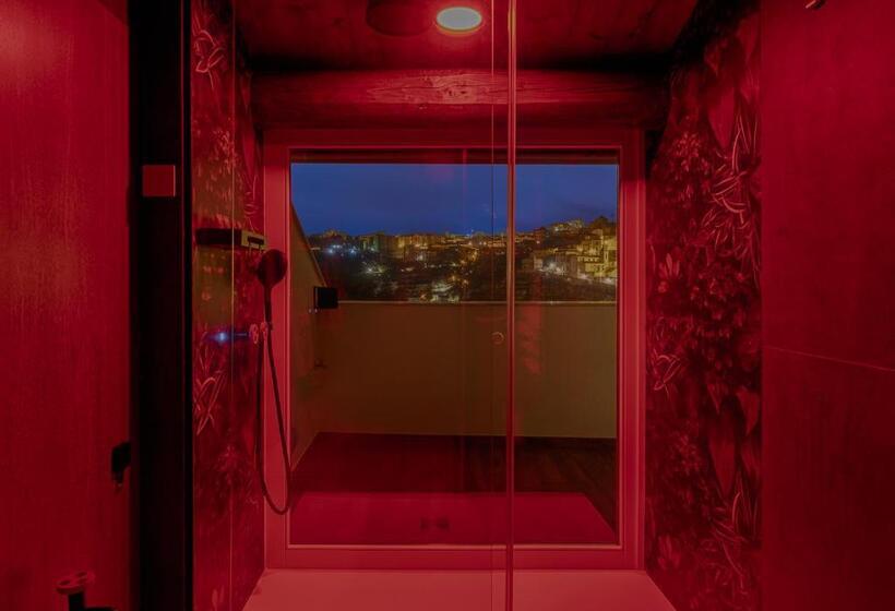 سوئیت با وان آب گرم, Dimora Bonafede Ibla Design Rooms