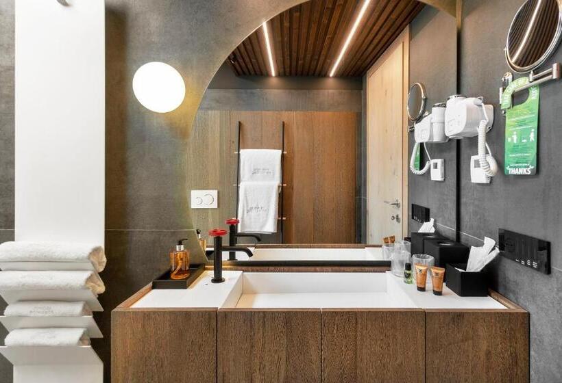 سوئیت با وان آب گرم, Dimora Bonafede Ibla Design Rooms