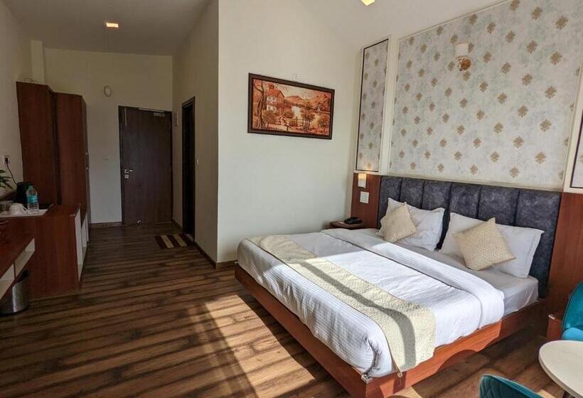 스탠다드 룸 킹사이즈 침대, Le Halcyon Kasauli