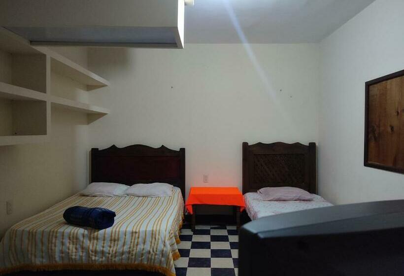 اتاق استاندارد سه نفره, El Hogar Del Viajero Hostel