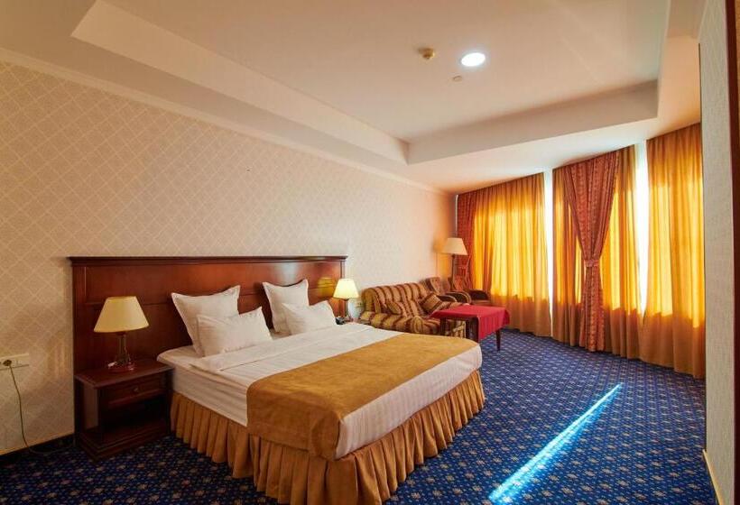اتاق استاندارد با چشم‌انداز دریا, Grand Hotel Victory