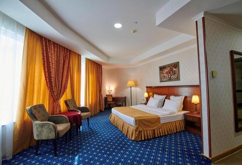 اتاق استاندارد با چشم‌انداز دریا, Grand Hotel Victory