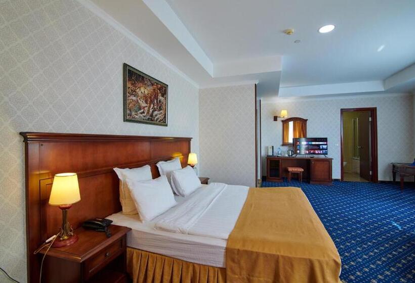 اتاق استاندارد با چشم‌انداز دریا, Grand Hotel Victory