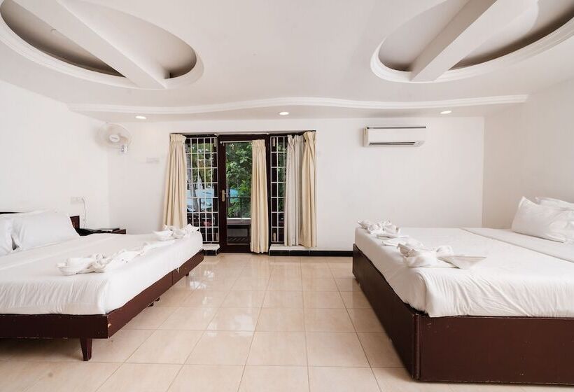 Люкс Повышенной Комфортности, Shelter Beach Resort