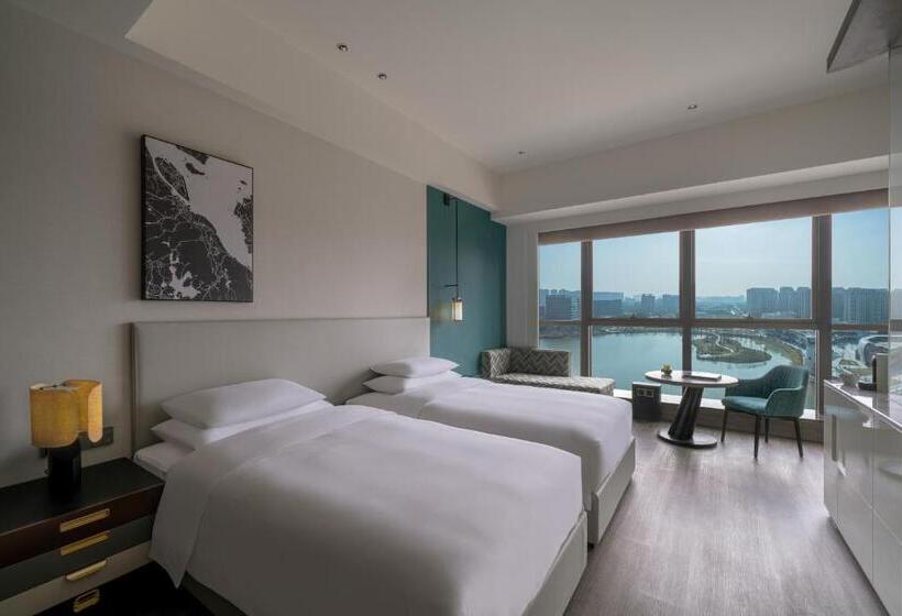 اتاق استاندارد با چشم‌انداز دریاچه, Hyatt Centric Lakeside Ningbo