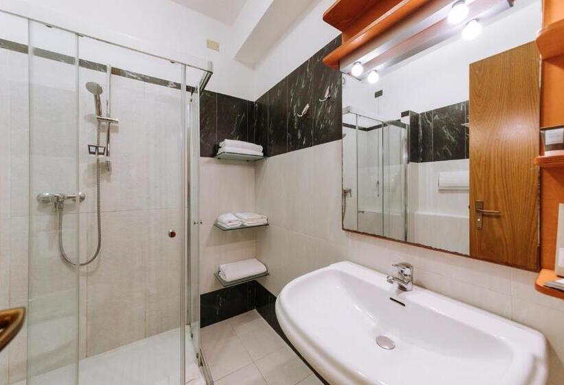 Четырехместный Номер Deluxe, Nicolaus Club La Giurlita