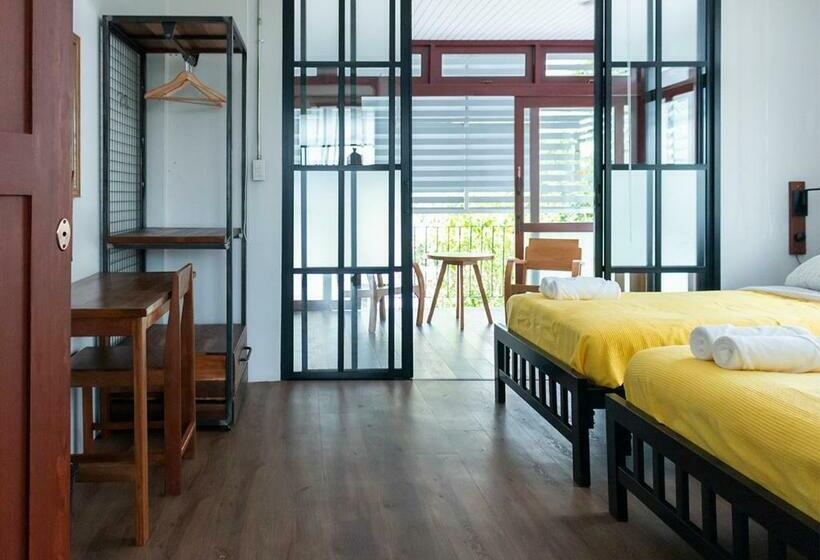 Quarto Estandar, Liaw Base House