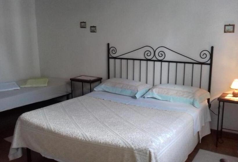 Трехместный Номер Стандарт Вид на Сад, B&b Is Camminantis
