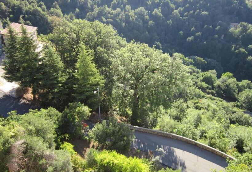 Трехместный Номер Стандарт с Балконом, B&b Il Nido Dell Aquila