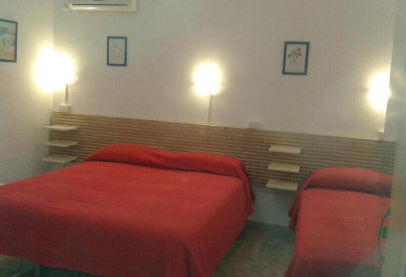 Трехместный Номер Стандарт с Балконом, B&b Il Nido Dell Aquila