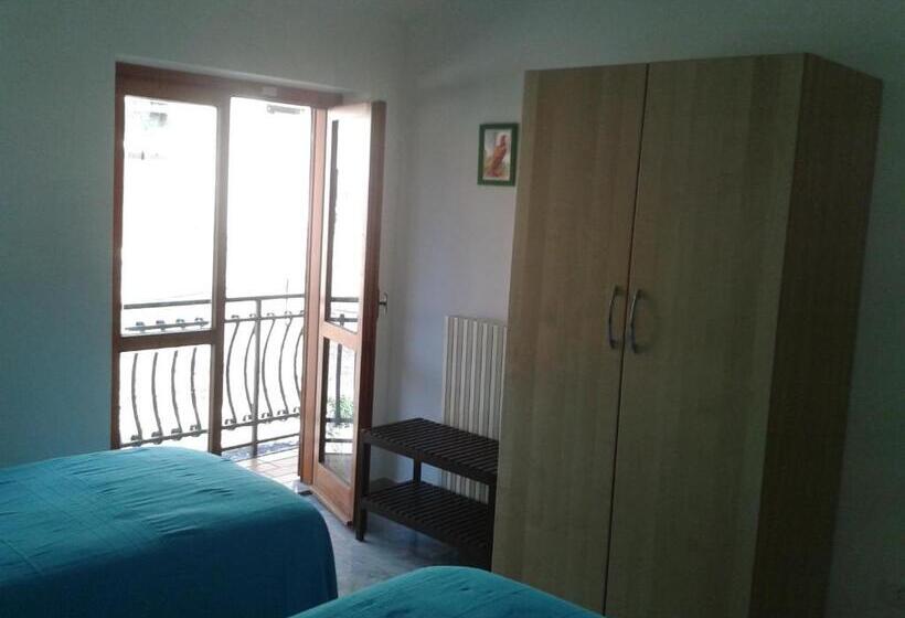 Номер Стандарт с Балконом, B&b Il Nido Dell Aquila
