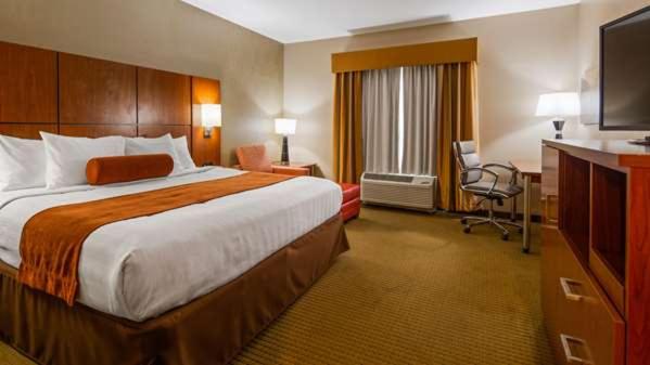 Номер Стандарт Кровать Кинг Адаптированный для Инвалидов, Best Western Plus Finger Lakes Inn & Suites