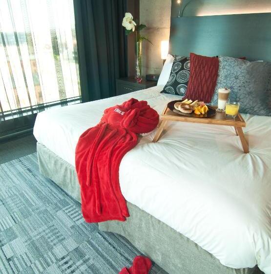 Люкс Престиж, Grand Hotel Times Sherbrooke