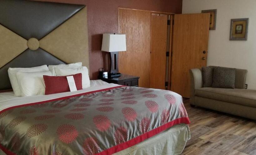 キングサイズベッドのスイートルーム, Ramada By Wyndham Albert Lea