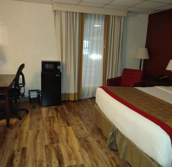 2 Bedroom Suite Pool View, Ramada By Wyndham Albert Lea