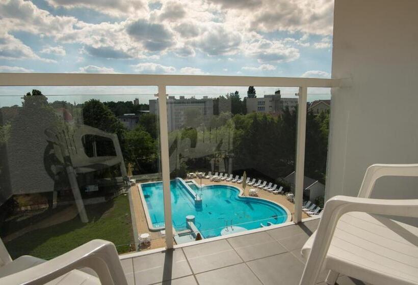 اتاق استاندارد با چشم‌انداز باغ, Thermal Hotel Garden