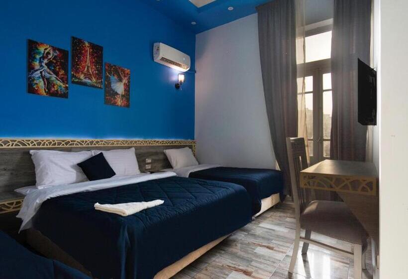 اتاق لوکس با بالکن, Australian Deluxe Hostel
